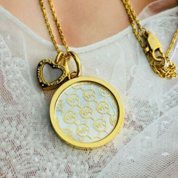 NEW Michael Kors MK Logo Circle Silver Necklace - Picture 9 of 11